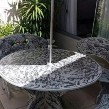 mesa-com-cadeiras-1